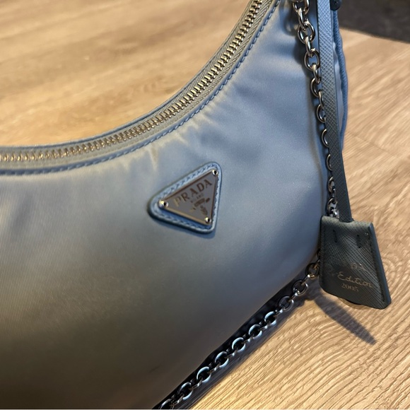 Prada Re-Edition 2005 Re-Nylon bag. - Picture 5 of 6